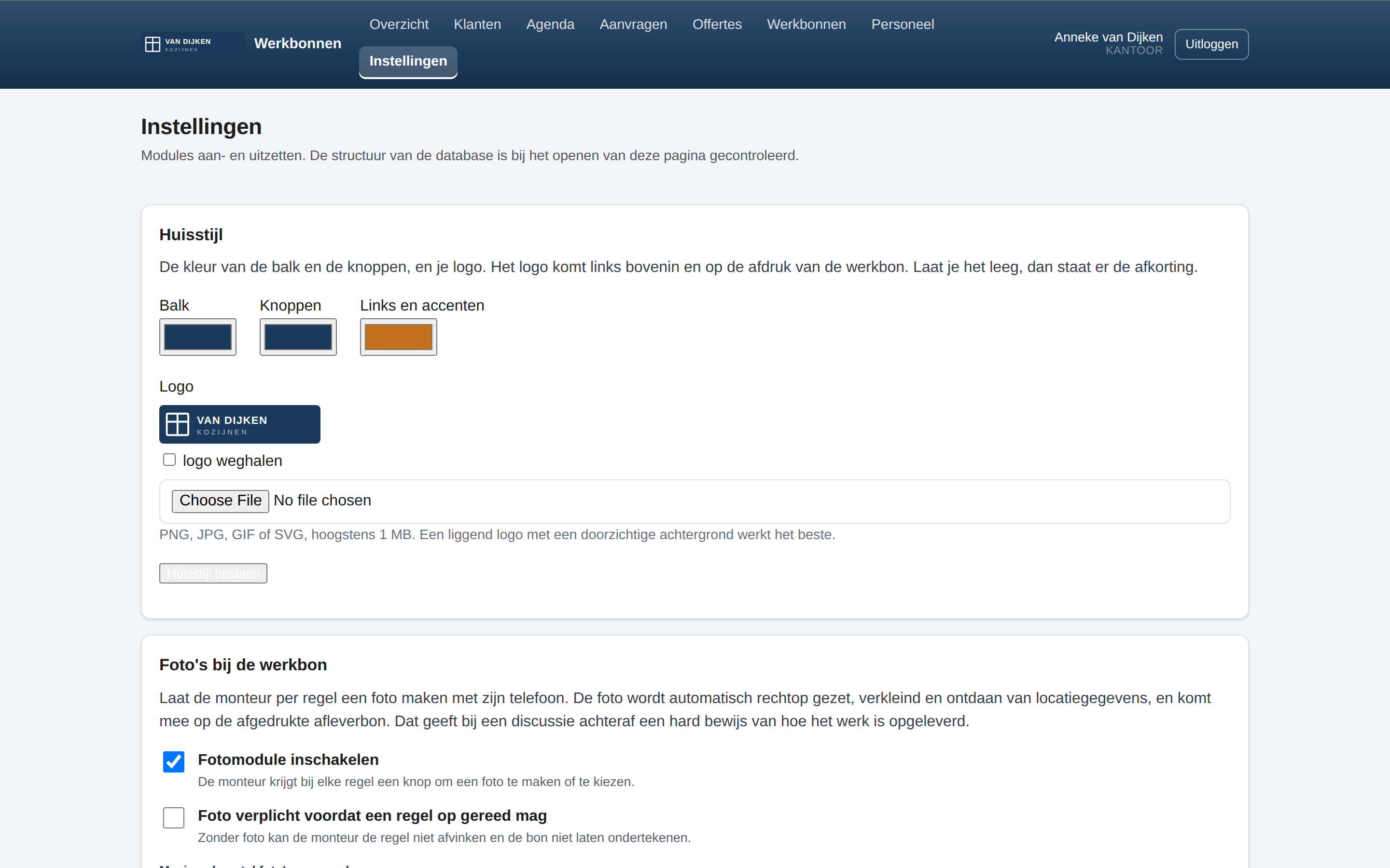 Instellingen: kleuren, logo en modules